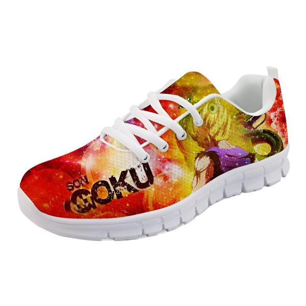 Une paire de baskets blanches avec une image de Son Goku, un personnage de Dragon Ball Z.,BA-4686091721,BA-9597070553,BA-4344974700,BA-9031165085,BA-1679802577,BA-465197662X,BA-5284271297,BA-4283124850,BA-8587699350