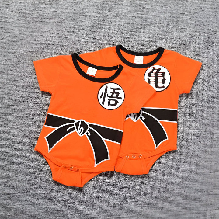 Deux bodies de bébé orange avec le symbole de Tortue Géniale de Dragon Ball Z.,BO-7017990285,BO-0758866399,BO-8126988037,BO-937638184X,BO-9754389446,BO-8339915088,BO-2318707413,BO-5690801216