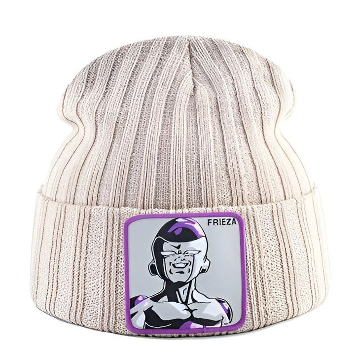 Un bonnet beige avec un écusson brodé à l'effigie de Freezer, un personnage de Dragon Ball Z.,BO-4113919577,BO-0012626244,BO-9004156240,BO-1614205256,BO-8475098703,BO-9863860948,BO-054066796X,BO-4002261360,BO-2073576338,BO-3119149047