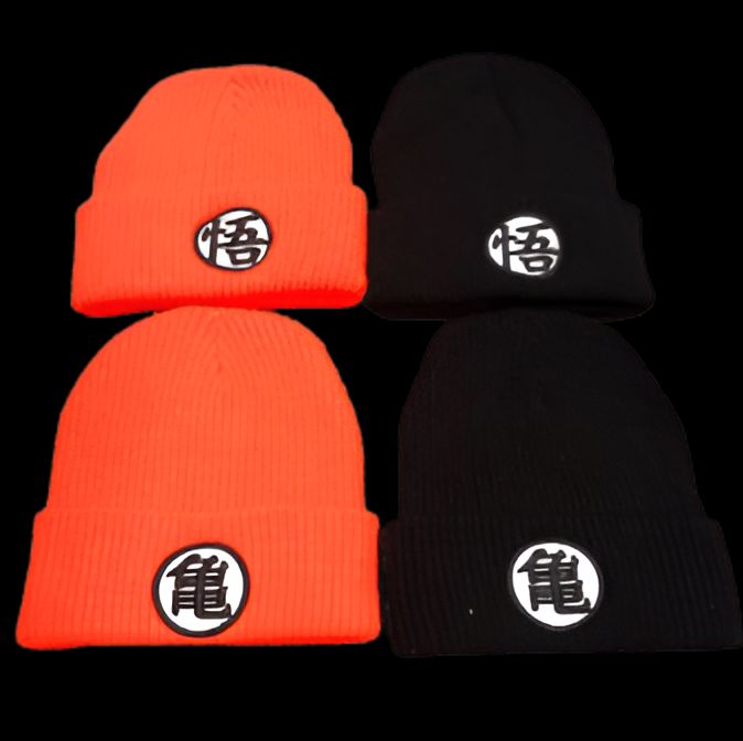Deux bonnets noirs et oranges avec le logo de Dragon Ball Z brodé dessus.,BO-9380160143,BO-9076876886,BO-1804128430,BO-3833425334