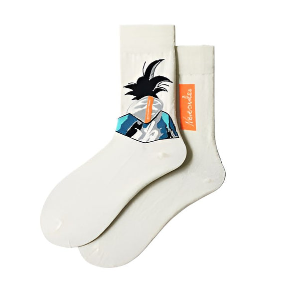 Une paire de chaussettes blanches avec un motif de Son Goku, un personnage de Dragon Ball Z.,CH-5437210817