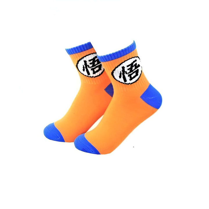 Une paire de chaussettes orange avec le logo de Dragon Ball Z.,CH-0935396012