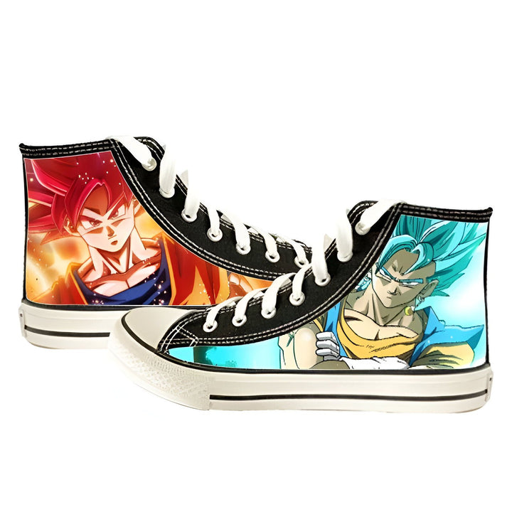 Une paire de chaussures montantes noires avec des lacets blancs. Sur la chaussure droite, on peut voir le personnage de Son Goku, un personnage de la série animée Dragon Ball Z. Il est représenté en train de se battre contre un autre personnage, Vegeta. La chaussure gauche représente le même personnage, mais avec des cheveux bleus.,CH-5002430554,CH-4803108056,CH-6789113606,CH-0377619639,CH-5601143528,CH-3742804499,CH-4033177914,CH-280369090X