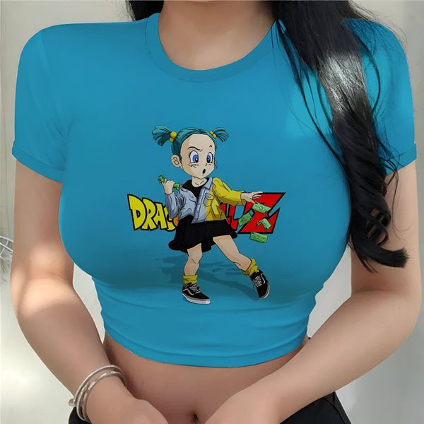 Une jeune femme porte un t-shirt bleu court avec un personnage de dessin animé dessus. Le personnage est une fille avec des cheveux bleus et des vêtements jaunes. Elle porte également un sac à main noir et des baskets jaunes. Le t-shirt est moulant et met en valeur la silhouette de la femme.,CR-9595432245,CR-9274704119,CR-2296195148,CR-1785138154,CR-8724461032,CR-2972247965,CR-6971953762