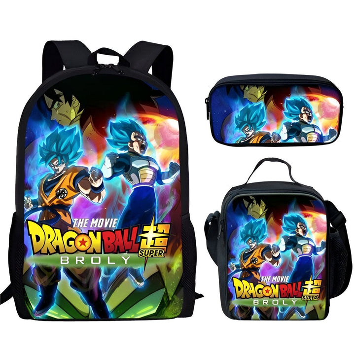 L'image représente un sac à dos, une trousse et un sac à déjeuner Dragon Ball Super. Le sac à dos est noir avec une image de Goku, Vegeta et Broly. La trousse est noire avec la même image. Le sac à déjeuner est noir avec une image de Goku et Vegeta.,EN-1622801091,EN-7407948097,EN-8790436237,EN-3193418773,EN-0279162561,EN-5944906480,EN-9615344613