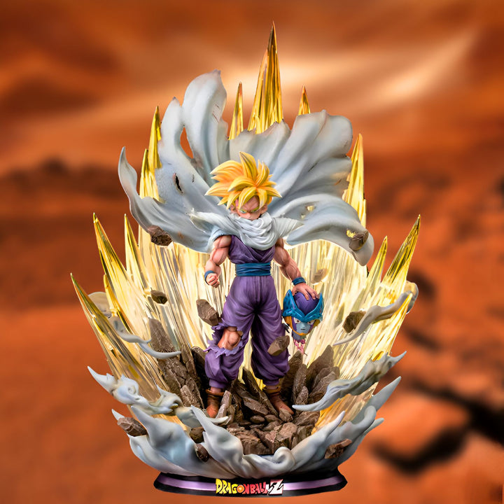 Une statue de Son Gohan, un personnage de Dragon Ball Z. Il est représenté en train de se transformer en Super Saiyan 2. Il porte une cape blanche et violette et est entouré d'un aura jaune.,FI-7717125846