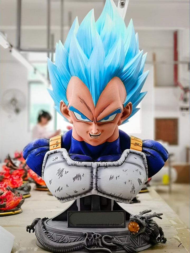 Buste de Vegeta, un personnage de Dragon Ball Z, avec ses cheveux bleus et sa combinaison bleue et jaune.,FI-5398213741