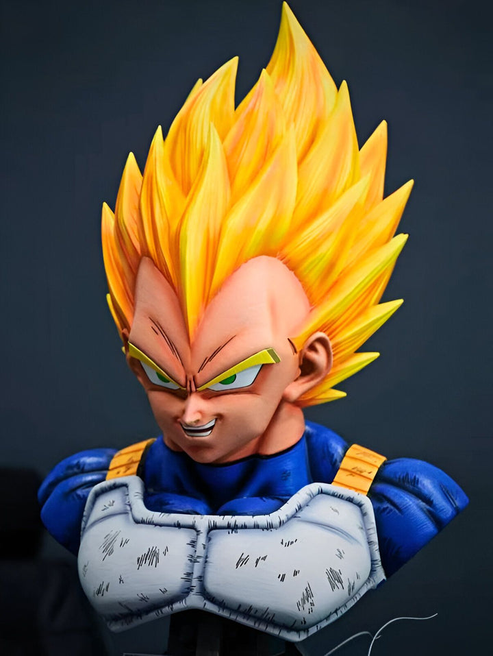 Buste de Vegeta, un personnage de la série Dragon Ball Z. Il est représenté avec ses cheveux blonds hérissés, son armure bleue et jaune et son regard déterminé.,FI-7038614851