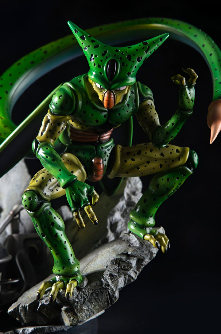 Une figurine de Cell, un personnage de Dragon Ball Z. Il est vert avec des ailes et une longue queue. Il est en position de combat.,FI-0653212690