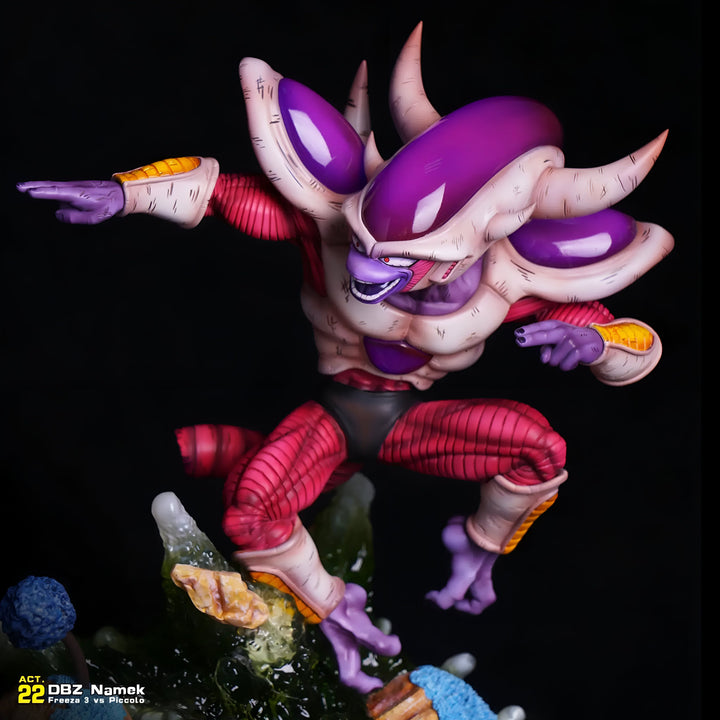Une figurine de Freezer, un personnage de Dragon Ball Z. Il est représenté en train de voler, avec ses ailes déployées. Il porte une armure violette et blanche, et a une expression arrogante sur le visage.,FI-2494818176