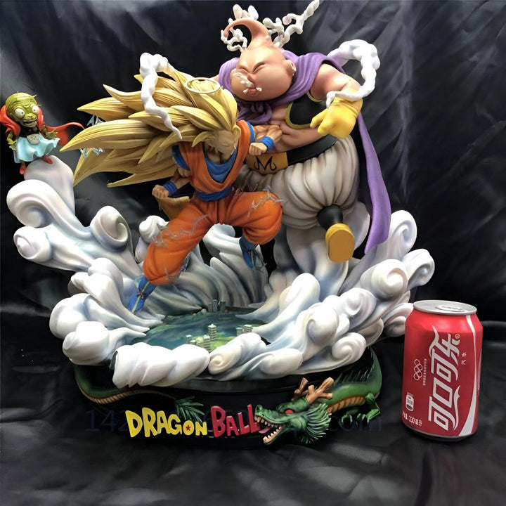 Une image de Son Goku et Majin Buu s'affrontant. Son Goku est un Saiyan, une race extraterrestre connue pour sa force et ses pouvoirs. Majin Buu est un génie maléfique qui a été créé par le sorcier Bibidi.,FI-6757526794