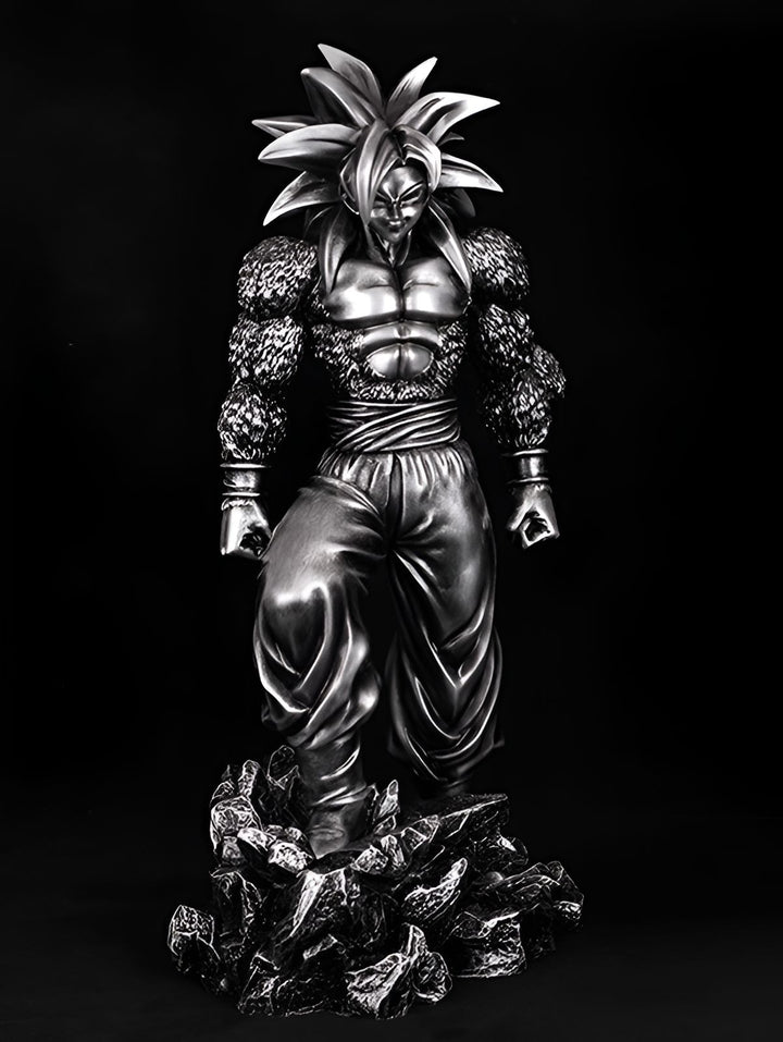 Une statue en métal de Son Goku, un personnage de la série animée Dragon Ball Z. Il est représenté dans sa forme de Super Saiyan 4, avec des cheveux longs et hérissés, et une aura dorée. Il est vêtu d'un pantalon orange et d'une ceinture bleue, et il est debout sur un rocher. La statue est d'environ 30 cm de haut et est très détaillée.,FI-7442140688