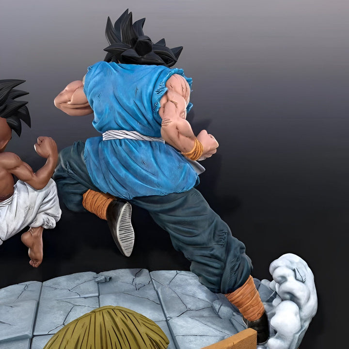 Une image de Goku et Vegeta, deux personnages de la série Dragon Ball Z. Goku est vêtu d'un gi bleu et Vegeta est vêtu d'un gi orange. Les deux personnages sont en train de se battre.,FI-3775652744
