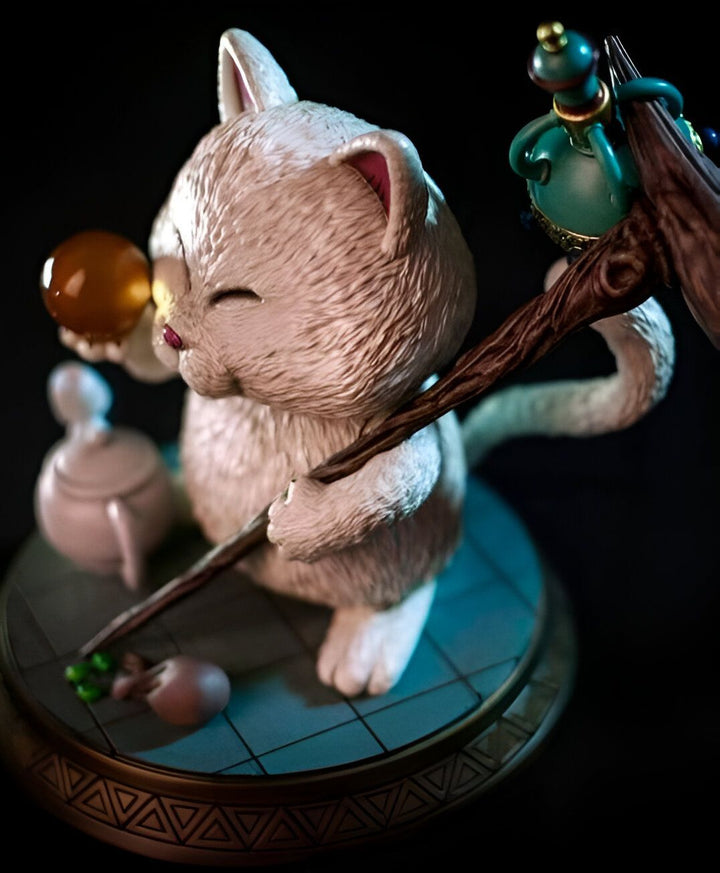Une figurine de chat blanc est assise sur un socle. Le chat porte un báculo et tient une boule de cristal dans sa patte. La figurine est détaillée et réaliste.,FI-3594633527