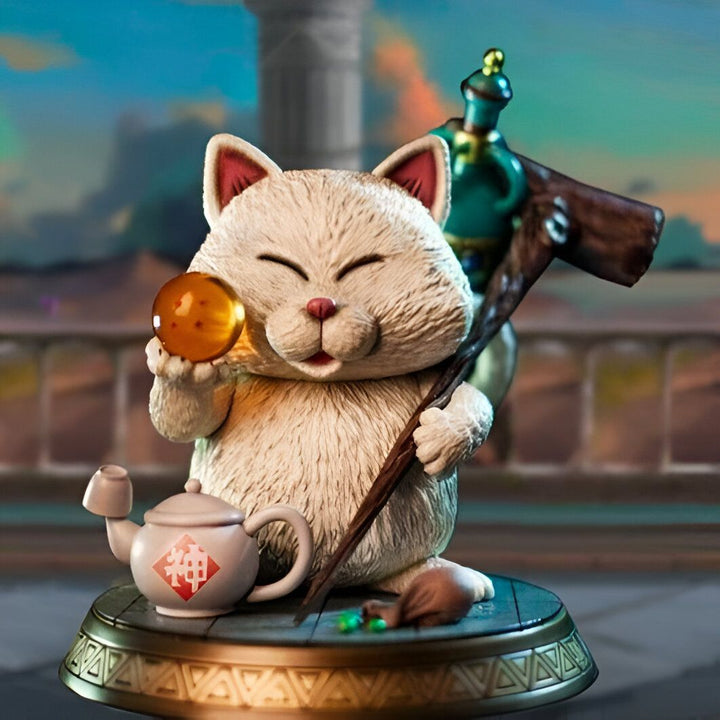 Une figurine de chat blanc avec une boule de cristal orange dans la patte droite et un bâton dans la patte gauche. Le chat est assis sur un socle doré avec un tapis rouge. En arrière-plan, on peut voir un paysage montagneux avec un temple.,FI-3594633527