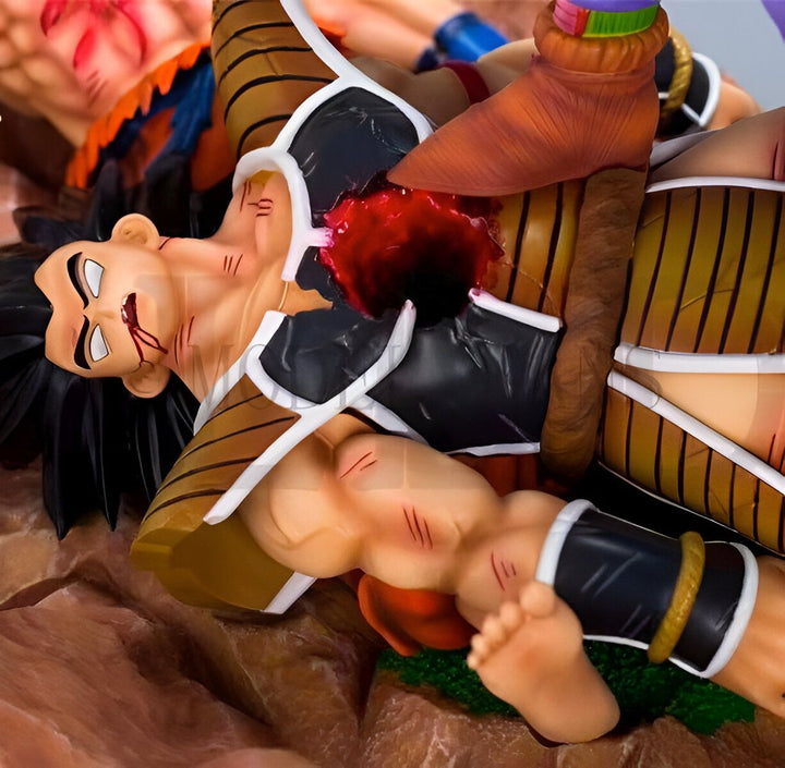 Une image de Raditz, un personnage de Dragon Ball Z, allongé sur le sol, blessé.,FI-9220904705