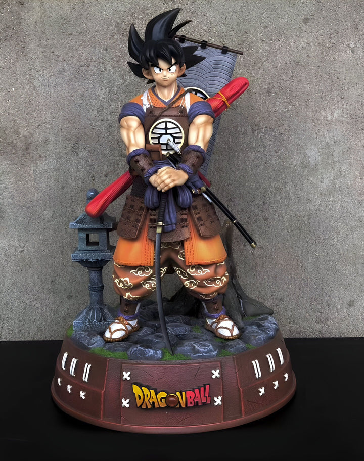 Une figurine de Son Goku, un personnage de Dragon Ball Z, portant une armure de samouraï et tenant un katana.,FI-1944569502