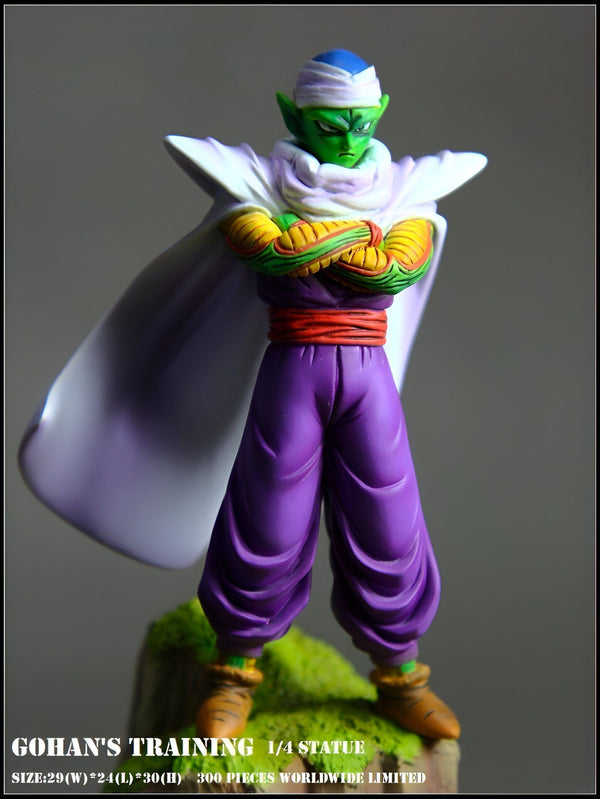 Une figurine de Gohan, un personnage de Dragon Ball Z. Il est vêtu d'une combinaison violette et d'une cape blanche. Il a les cheveux verts et les yeux bleus. Il est en position de combat.,FI-805340927X