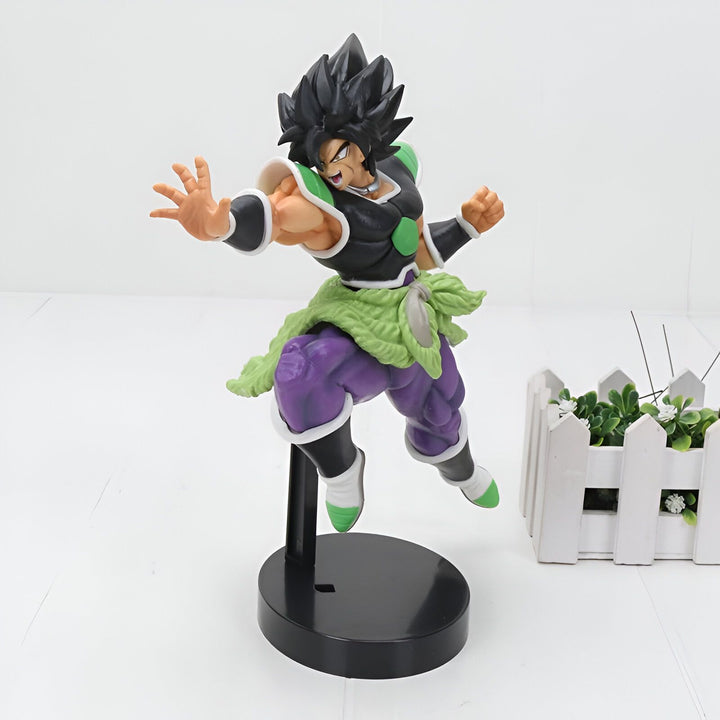 Une figurine de Broly, un personnage de Dragon Ball Z. Il est représenté en train de voler, avec ses cheveux noirs hérissés, sa peau verte et ses muscles saillants. Il porte un pantalon violet et une veste noire.,FI-2394242523