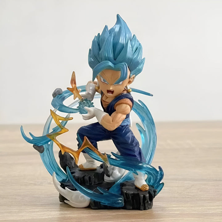 Une figurine de Vegeta sous sa forme de Super Saiyan Blue. Il est en position de combat, entouré d'éclairs et de fumée.,FI-9015371296