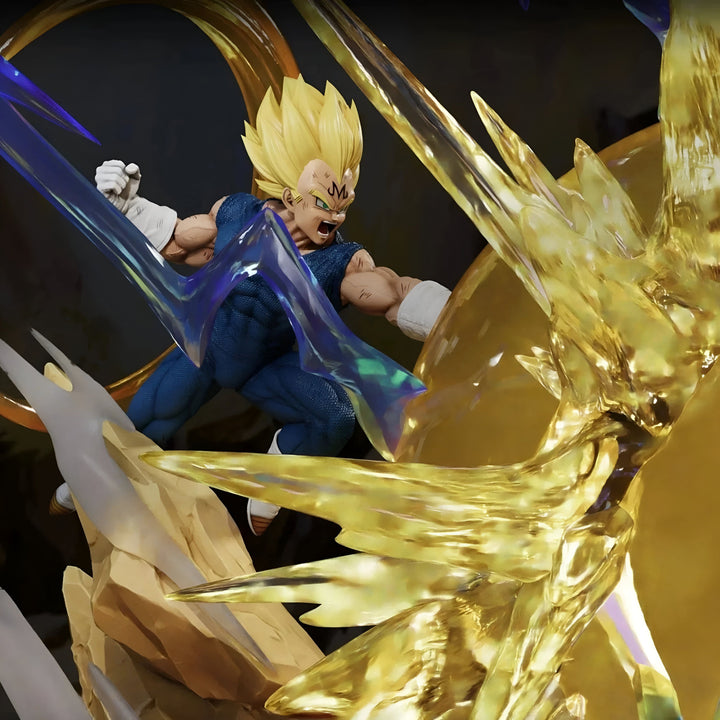 Une figurine de Vegeta, un personnage de Dragon Ball Z, en train de se battre. Il est entouré d'énergie bleue et jaune.,FI-4816473890