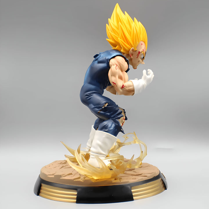 Une figurine de Vegeta, un personnage de Dragon Ball Z. Il est représenté en train de se battre, avec ses cheveux blonds hérissés, sa combinaison bleue et ses bottes blanches. Il est entouré d'un socle doré.,FI-3778162152