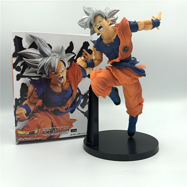 Une figurine de Son Goku, un personnage de la série animée Dragon Ball Super. Il est représenté en train de se battre, avec ses cheveux blancs et ses vêtements orange et bleus. La figurine est posée sur un socle noir.,FI-8493467669