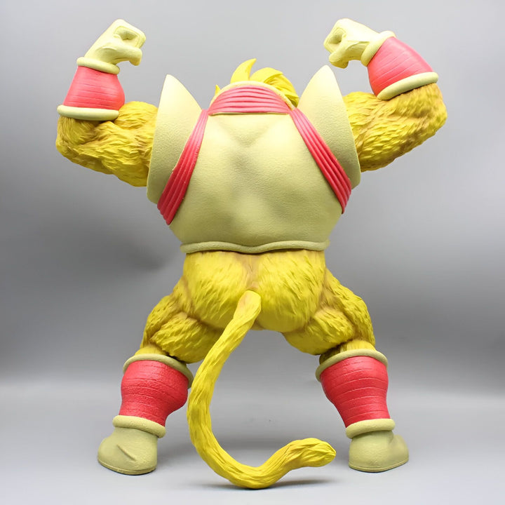 Une figurine de collection de Great Ape Vegeta, un personnage de la série animée Dragon Ball Z. Vegeta est représenté dans sa forme de Grand Singe, avec sa fourrure jaune, sa queue et ses muscles saillants. Il porte une armure rouge et jaune et a une expression féroce sur son visage. La figurine est fabriquée en PVC et mesure environ 30 cm de haut.,FI-1873456719
