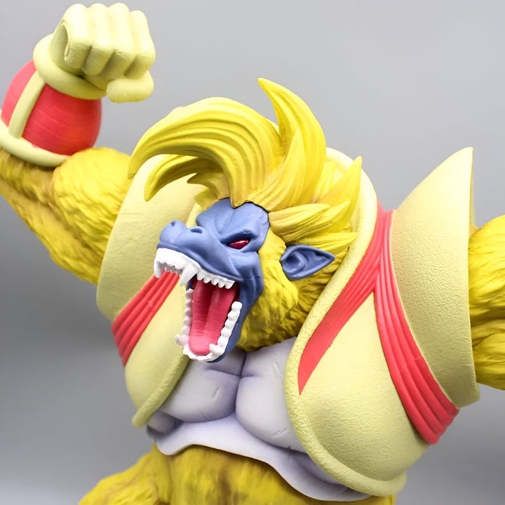 Une figurine de Son Gokû, un personnage de Dragon Ball Z, en train de se transformer en Super Saiyan 4. Il est debout, le poing droit levé, et porte une armure jaune et rouge. Ses cheveux sont jaunes et hérissés, et ses yeux sont rouges.,FI-1873456719