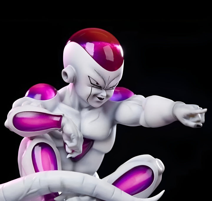 Une figurine de Freezer, un personnage de Dragon Ball Z. Il est assis sur un rocher et pointe du doigt vers le bas. Il a la peau blanche et des cheveux violets. Il porte une armure violette et blanche.,FI-2061273920