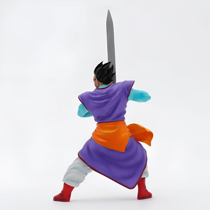 Une figurine de Goten, un personnage de Dragon Ball Z, brandissant une épée. Il est vêtu d'un pantalon blanc, d'une chemise violette et d'une ceinture orange.,FI-3354824328