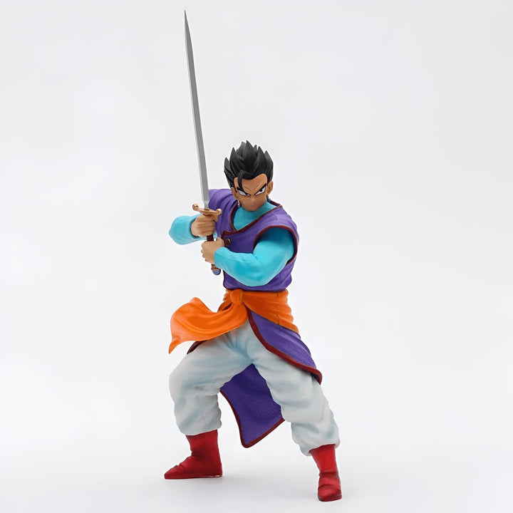 Une figurine de Gohan, un personnage de Dragon Ball, brandissant une épée. Il porte une tenue traditionnelle japonaise et a les cheveux noirs hérissés. La figurine est en plastique et mesure environ 15 cm de haut.,FI-3354824328
