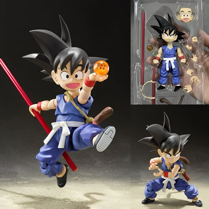 Une figurine de Son Goku enfant, un personnage de Dragon Ball. Il est vêtu d'un kimono bleu et blanc et tient un bâton dans sa main droite. Il a les cheveux noirs et les yeux bleus. Il est souriant et semble prêt à se battre.,FI-3055026829