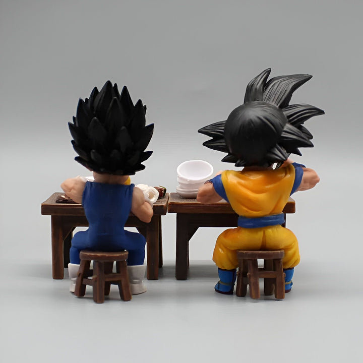 Deux figurines de Dragon Ball Z, Vegeta et Goku, sont assises à une table et mangent.,FI-6433225225