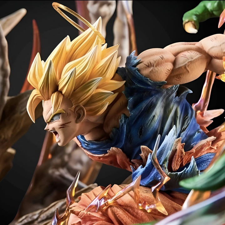 Une image de Son Goku, un personnage de la série Dragon Ball. Il est représenté en train de se battre, avec ses cheveux blonds hérissés et ses muscles saillants. Il porte un gi bleu et orange déchiré, et il est entouré d'énergie.,FI-0590362550