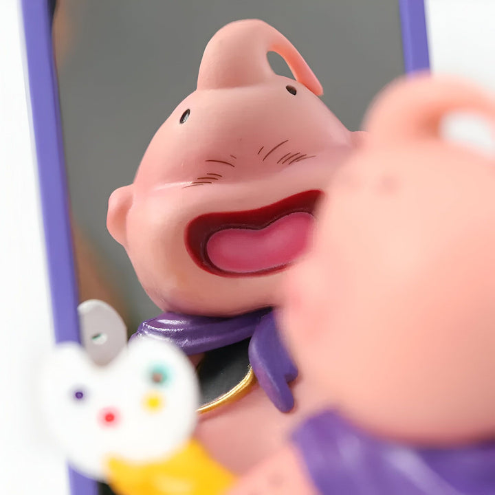 Une figurine de Majin Buu, un personnage de Dragon Ball Z, en train de se regarder dans un miroir.,FI-6393990864