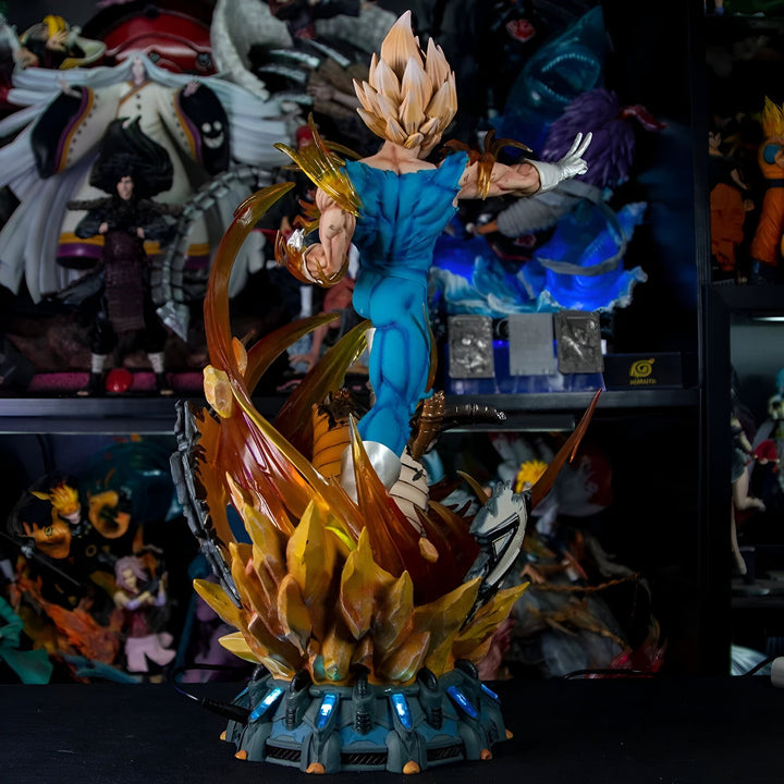 Une figurine de Vegeta, un personnage de Dragon Ball Z, en train de se battre. Il est entouré de flammes et de fumée.,FI-511996463X