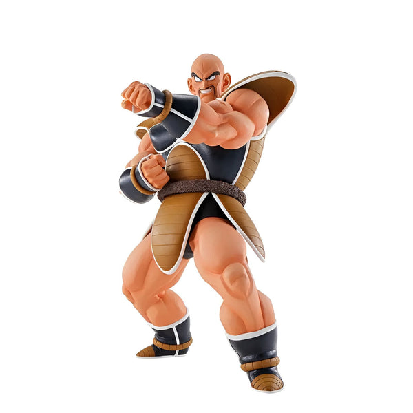 Une figurine de Nappa, un personnage de Dragon Ball Z. Il est chauve, a la peau foncée et porte une armure orange et noire. Il est en position de combat, le poing droit en avant et le gauche replié près du corps.,FI-9366615279