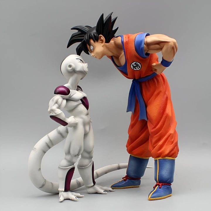 Une image de Son Goku et Freezer, deux personnages de la série Dragon Ball Z. Son Goku est un Saiyan, et Freezer est un extraterrestre. Ils sont en train de se battre.,FI-7359434297