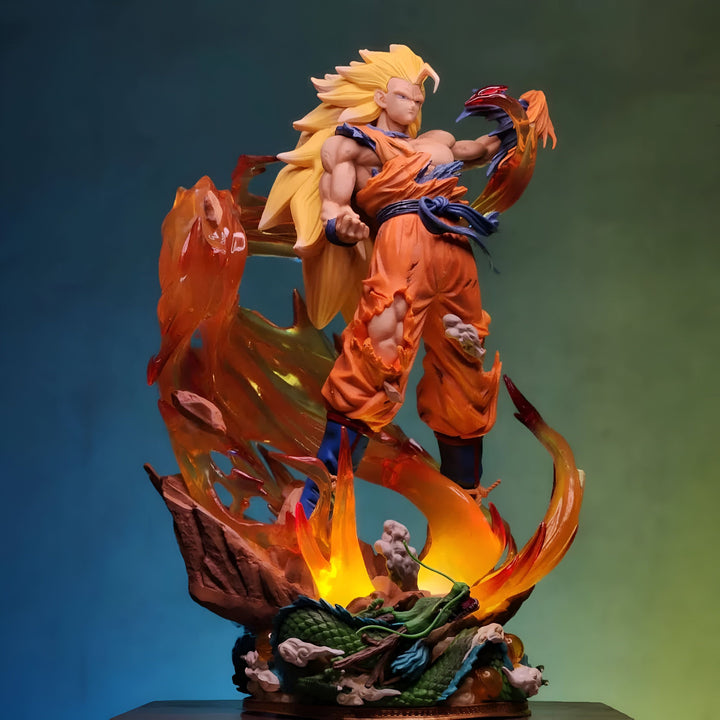 Une figurine de Son Goku, un personnage de la série animée Dragon Ball Z. Il est représenté en train de se battre, avec ses cheveux blonds hérissés et ses muscles saillants. Il porte un gi orange et une ceinture bleue. La figurine est posée sur un socle rocheux, avec des flammes qui l'entourent. En arrière-plan, on peut apercevoir un dragon vert.,FI-7135372719