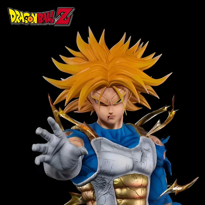 Une figurine de Trunks du futur en Super Saiyan avec les cheveux jaunes hérissés, portant une armure bleue et dorée. Il a la main en avant comme s'il lançait une attaque.,FI-7985763457