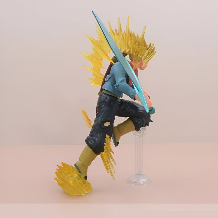 Une figurine de Trunks du futur en Super Saiyan avec son épée.,FI-8610458334