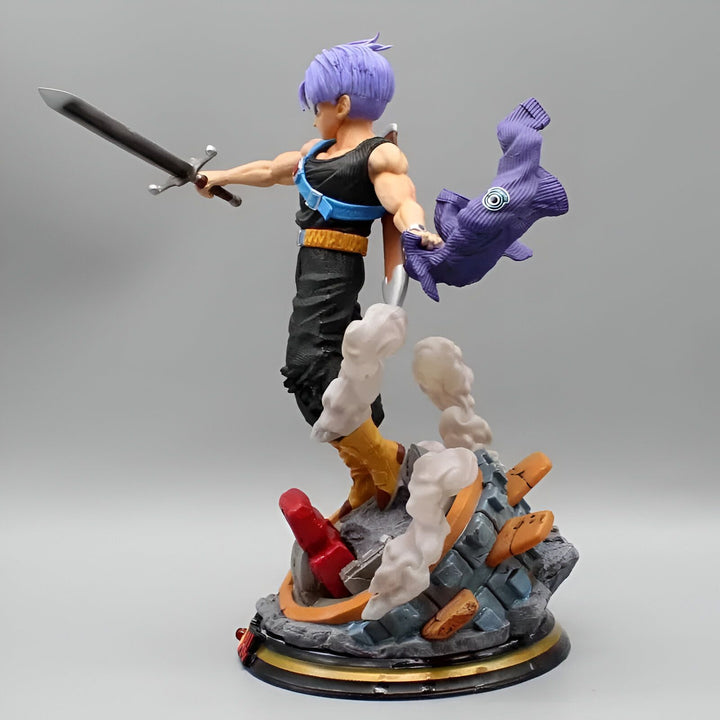 Une figurine de Trunks du futur, un personnage de Dragon Ball Z. Il est représenté avec son épée et son regard déterminé.,FI-8981720819