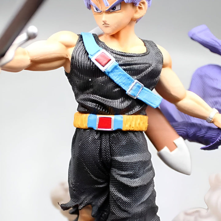 Une figurine de Trunks, un personnage de Dragon Ball Z. Il est vêtu d'un gilet noir et d'un pantalon noir. Il a une épée à la main.,FI-8981720819