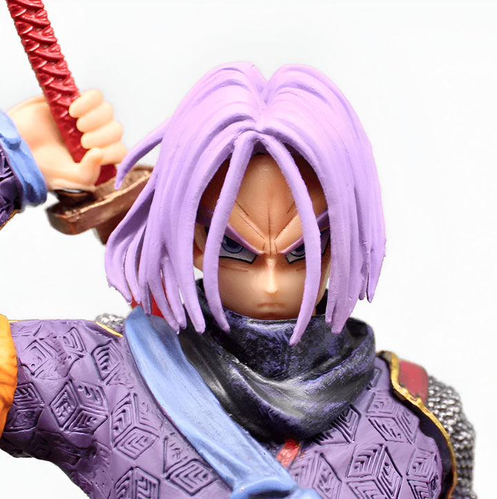 Une figurine de Trunks, un personnage de Dragon Ball Z, avec une épée à la main. Il a les cheveux violets et les yeux bleus. Il porte une tenue violette et noire.,FI-0861999509