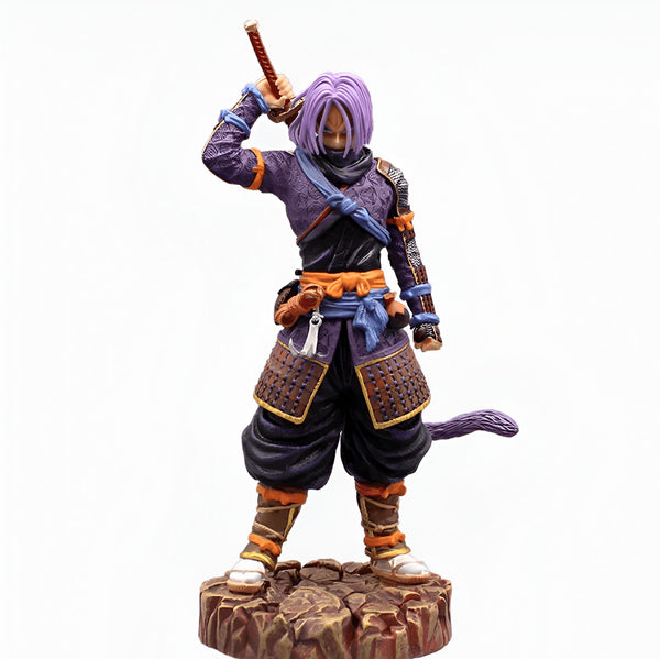 Une figurine de Trunks, un personnage de Dragon Ball Z, dans une tenue de samouraï. Il tient un katana dans sa main droite et porte un fourreau dans son dos. Il a les cheveux violets et les yeux bleus.,FI-0861999509