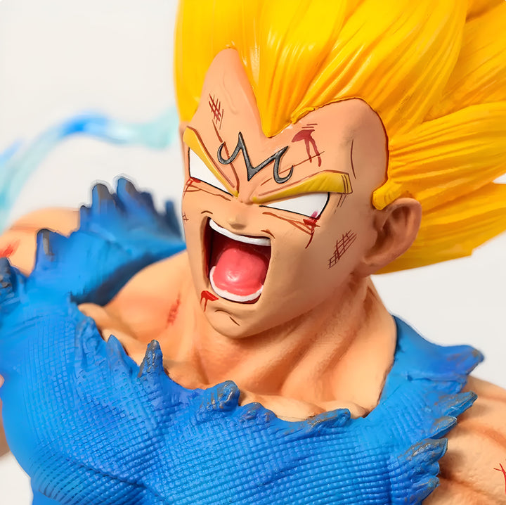 Une figurine de Vegeta, un personnage de Dragon Ball Z, en train de crier. Il a les cheveux jaunes, les yeux bleus et une cicatrice sur le front. Il porte une combinaison bleue déchirée.,FI-3019608635