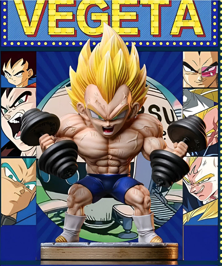 Une figurine de Vegeta, un personnage de Dragon Ball Z, en train de soulever des poids. Il est représenté avec les cheveux blonds, les yeux bleus et la peau bronzée. Il porte un short bleu et des bottes blanches. La figurine est posée sur un socle noir. En arrière-plan, on peut voir des images de Vegeta dans différentes situations.,FI-3985104476