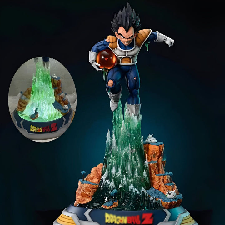 Une statue en résine de Vegeta, un personnage de la série Dragon Ball Z. Vegeta est représenté en train de voler, avec une boule d'énergie dans la main. La statue est éclairée par un socle lumineux.,FI-7019172628