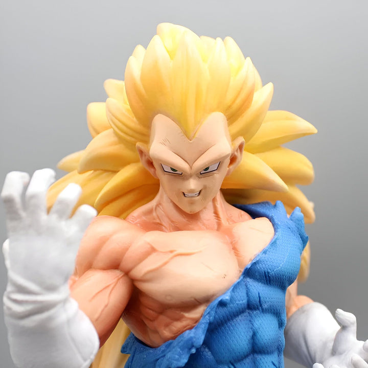 Une figurine de Vegeta, un personnage de Dragon Ball Z, avec ses cheveux blonds et ses yeux bleus. Il porte une combinaison bleue et blanche et a une expression arrogante sur le visage.,FI-9370504788